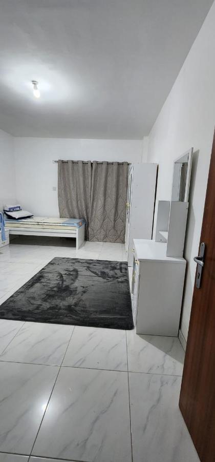Sharing Motel Rooms Abu Dhabi Eksteriør billede