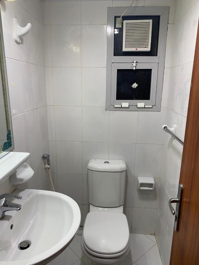 Sharing Motel Rooms Abu Dhabi Eksteriør billede